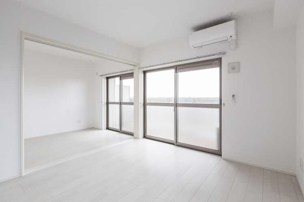 居室・リビング　【共有部・専有部の設備充実、きれいな内装♪】おすすめ物件！