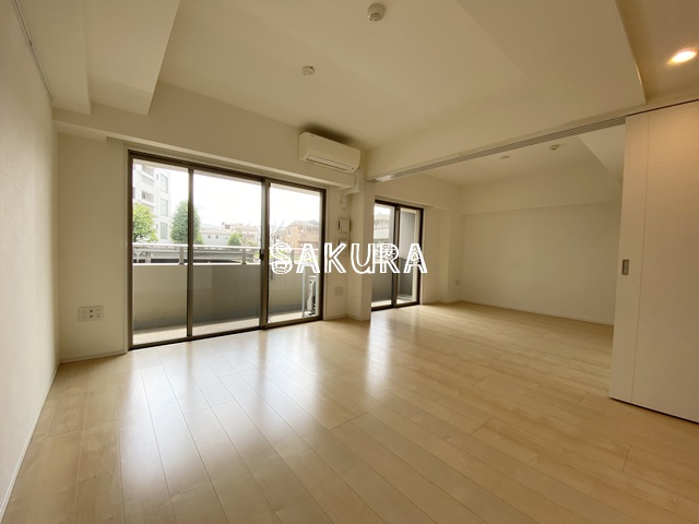 居室・リビング　使いやすい形の為、レイアウトを楽しめます♪