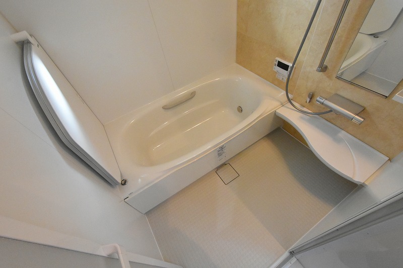 バス・シャワールーム　シンプルで機能的なユニットバスです！