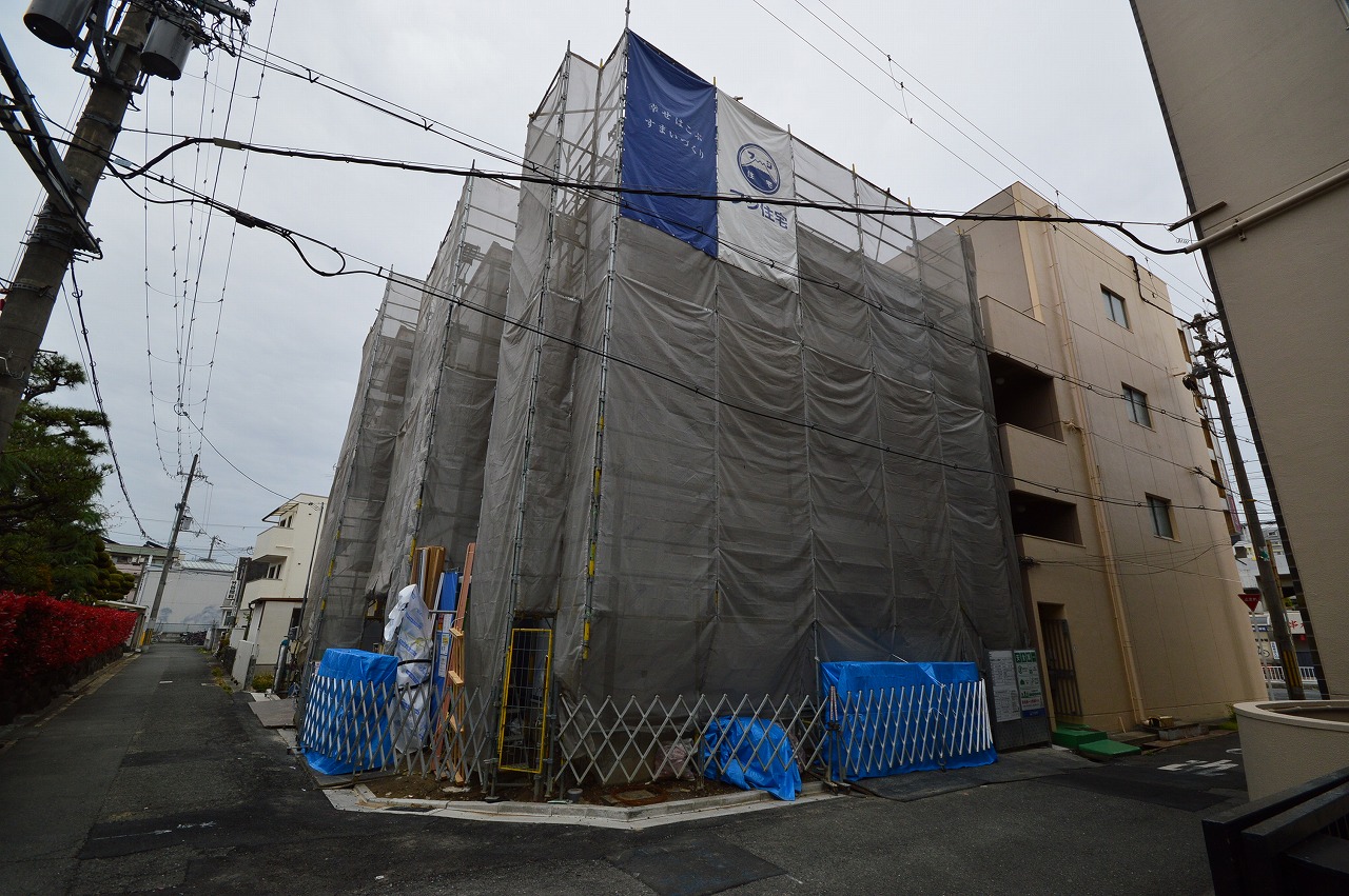 トイレ　建築中外観写真