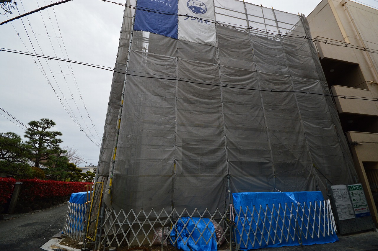 洗面設備　建築中外観写真