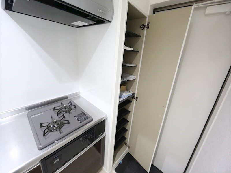 玄関　玄関　シューズボックス付（収納充実してます）