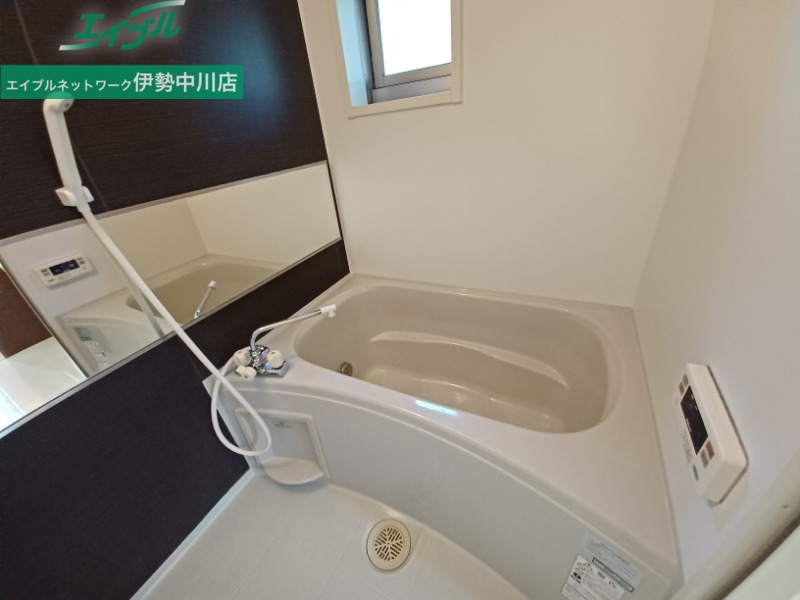 バス・シャワールーム　同型タイプのお部屋となります。