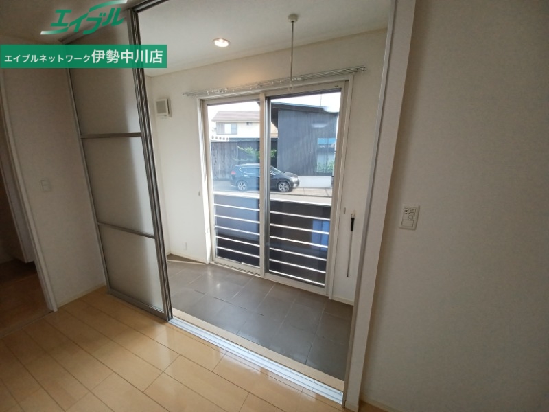 バルコニー　同型タイプのお部屋となります。