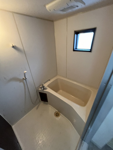 バス・シャワールーム　落ち着いた空間のお風呂です