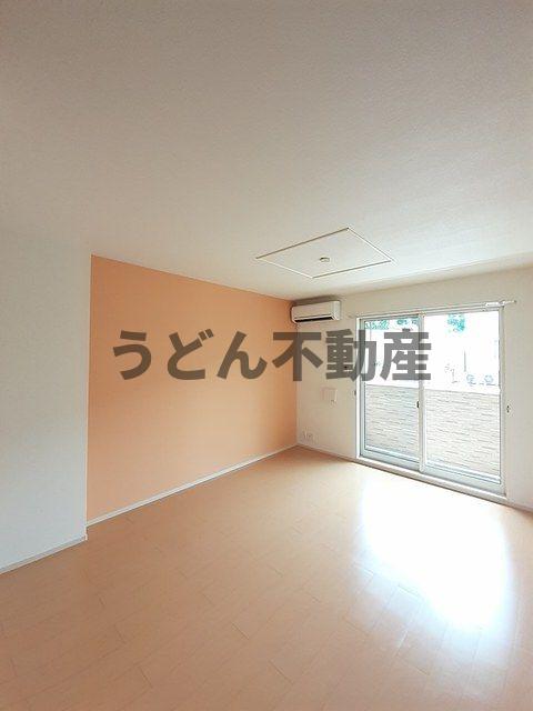 居室・リビング　うどん県のお部屋探しはうどん不動産へ うどんちゃんとLINE