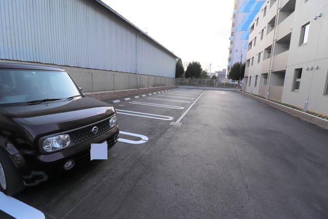 駐車場　敷地内駐車場
