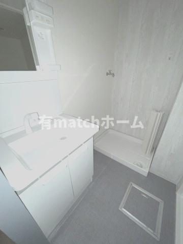 洗面設備　イメージとして同マンション他部屋を表示しています