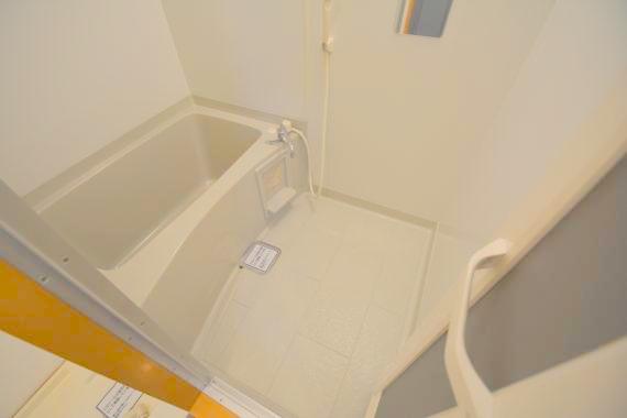 バス・シャワールーム　ゆったりと入るなら、お風呂とトイレとは別々が嬉しいですよね。