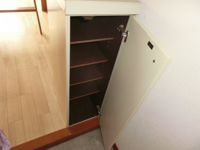 玄関　シューズボックス