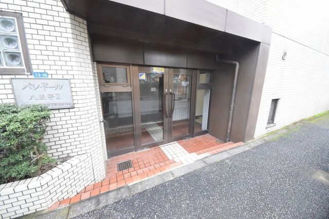 エントランス　☆二重玄関 オートロック付きです☆