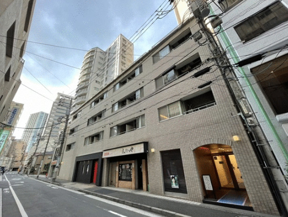 建物外観　ネット無料。ネット無料なら月々実質4000円程度のコストがか