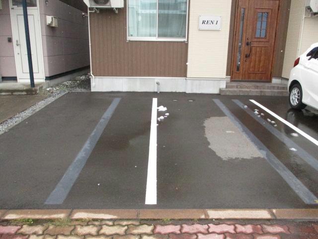 駐車場　駐車場