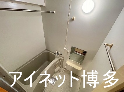 バス・シャワールーム　一日の疲れはこちらで癒しましょう
