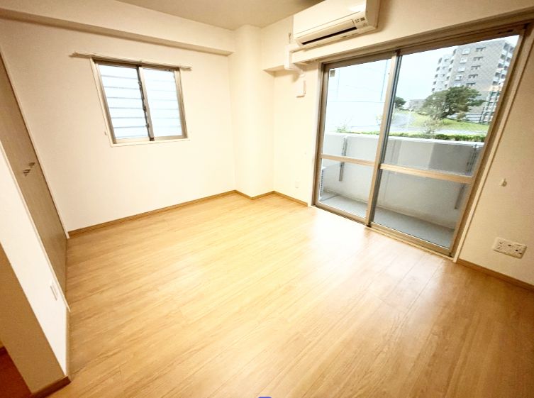 居室・リビング　※別部屋の写真となります。現状優先。