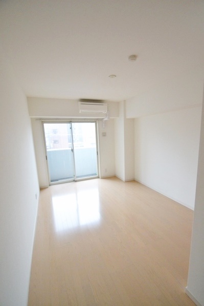 居室・リビング　開放感のあるゆったりとしたお部屋です♪