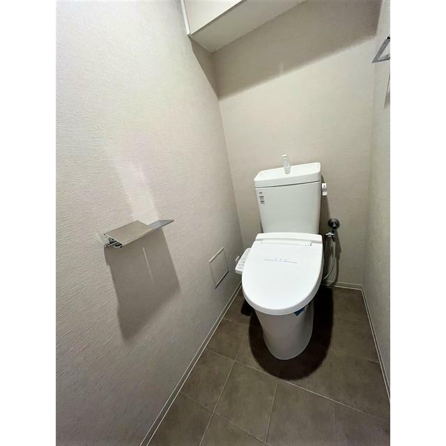トイレ　参考写真（同物件別部屋）