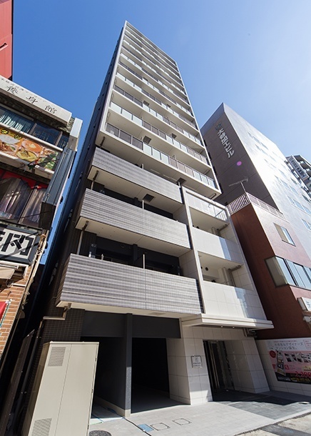 建物外観　オートロック完備