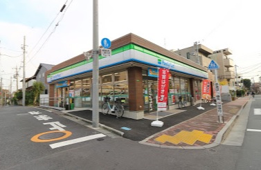 コンビニ　ファミリーマート 練馬桜台二丁目店（コンビニ）まで365m