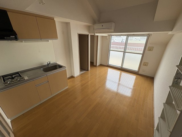 その他部屋・スペース　広くて明るい寝室