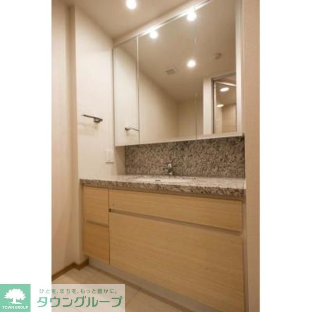 洗面設備　※写真は同タイプ住戸です。