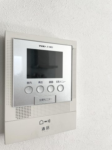 セキュリティ　カメラ機能付きインターフォンです。