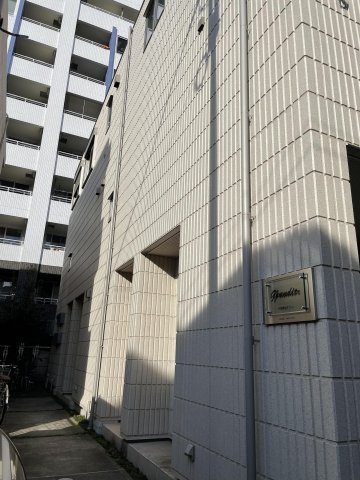 建物外観　閑静な住宅街です。