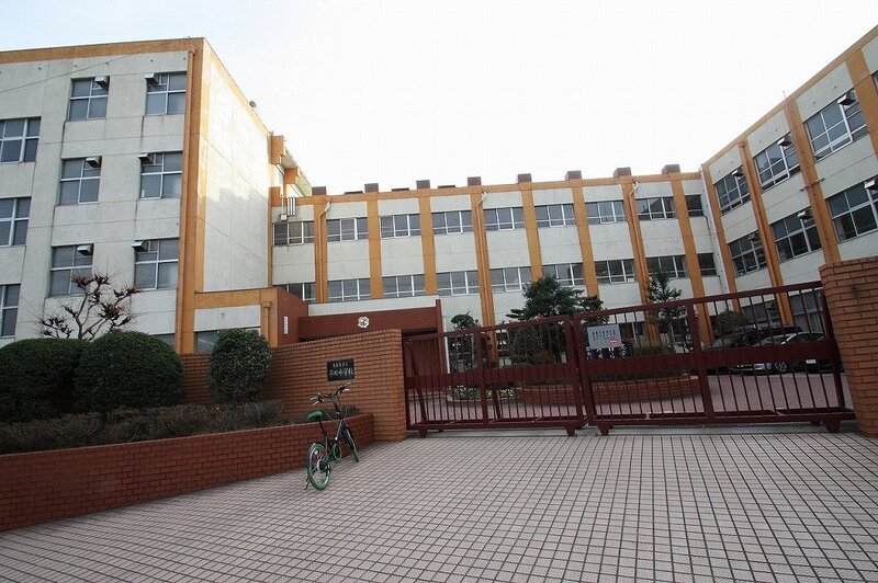 中学校　名古屋市立平田中学校（中学校）まで1018m