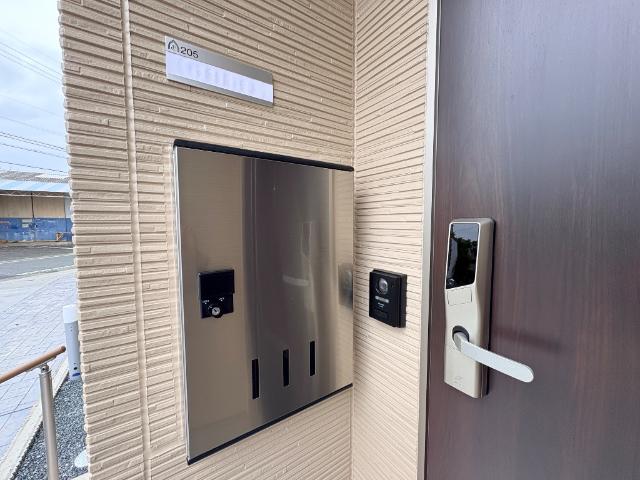 玄関　宅配ボックス