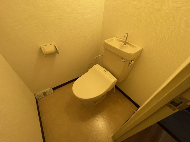 トイレ　シンプルで使いやすいトイレです