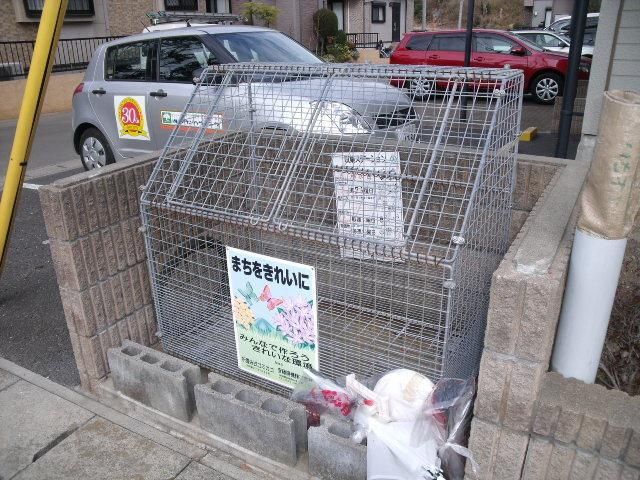 建物外観　入居者専用ゴミステーションです
