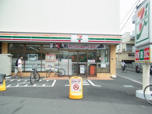 コンビニ　セブンイレブン 北区志茂2丁目店（コンビニ）まで183m