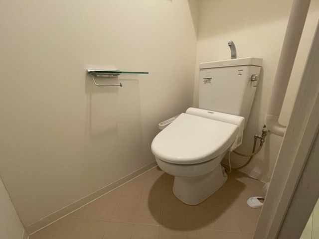 トイレ　※別部屋の参考写真です。