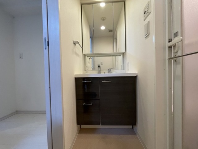 洗面設備　※別部屋の参考写真です。