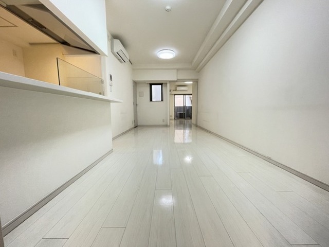 居室・リビング　※別部屋の参考写真です。