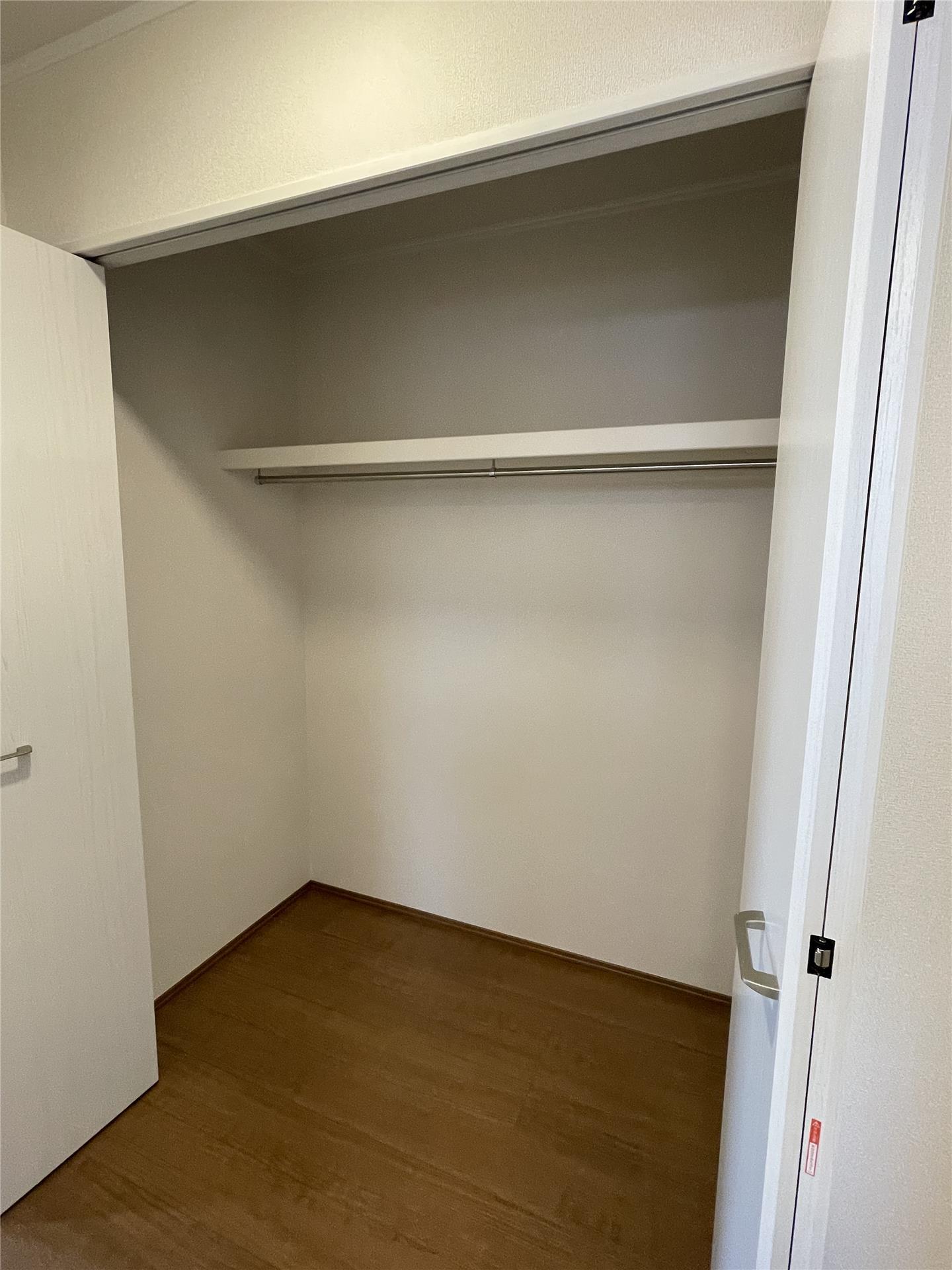 収納　上部に仕切りがあるので助かります