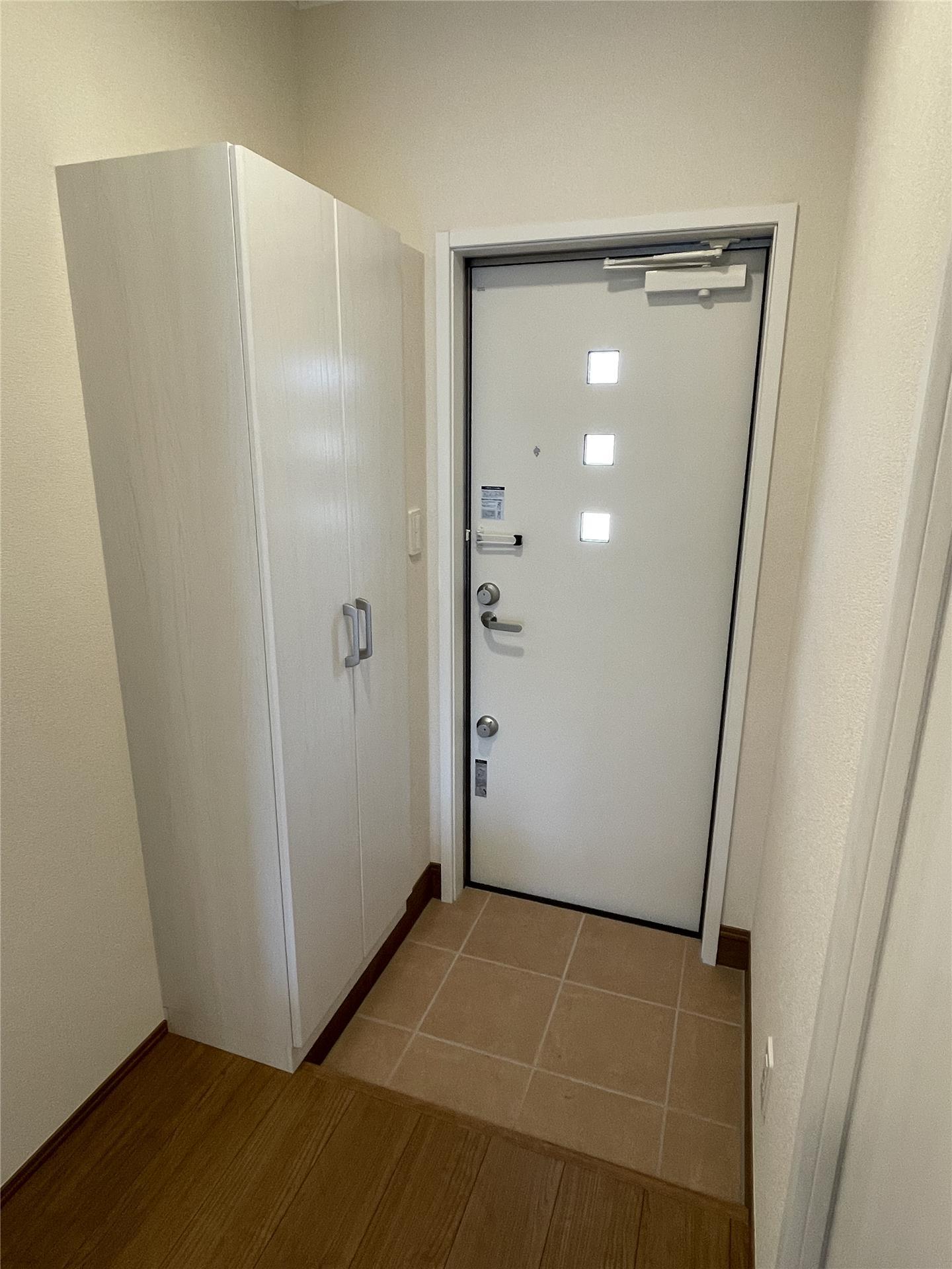 玄関　大きなシューズボックスは魅力的です