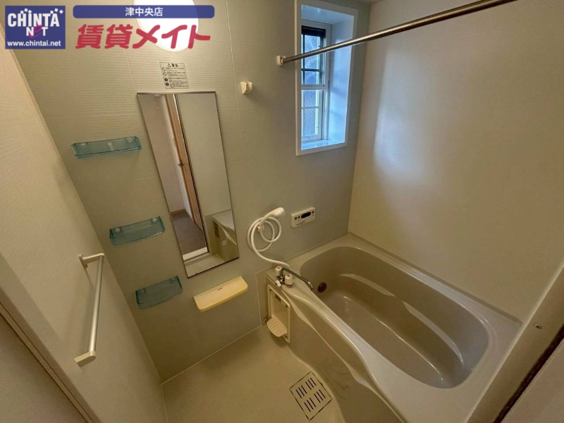 バス・シャワールーム　反転タイプ参考写真