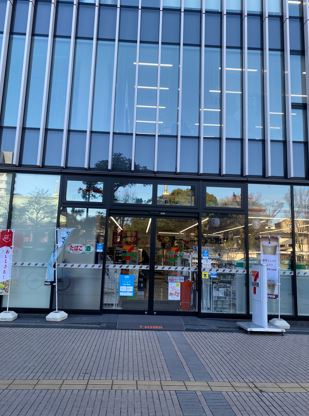 コンビニ　セブンイレブン 博多冷泉町店（コンビニ）まで126m