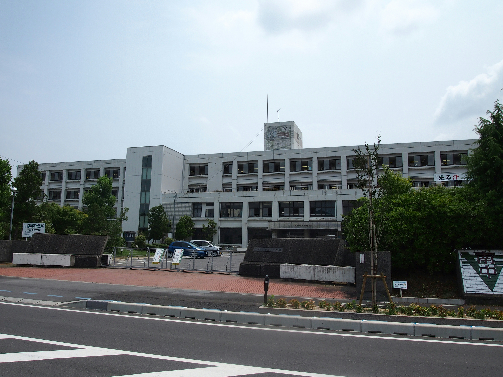 中学校　守山市立守山南中学校（中学校）まで506m