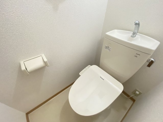 トイレ　※同物件別号室の写真になります