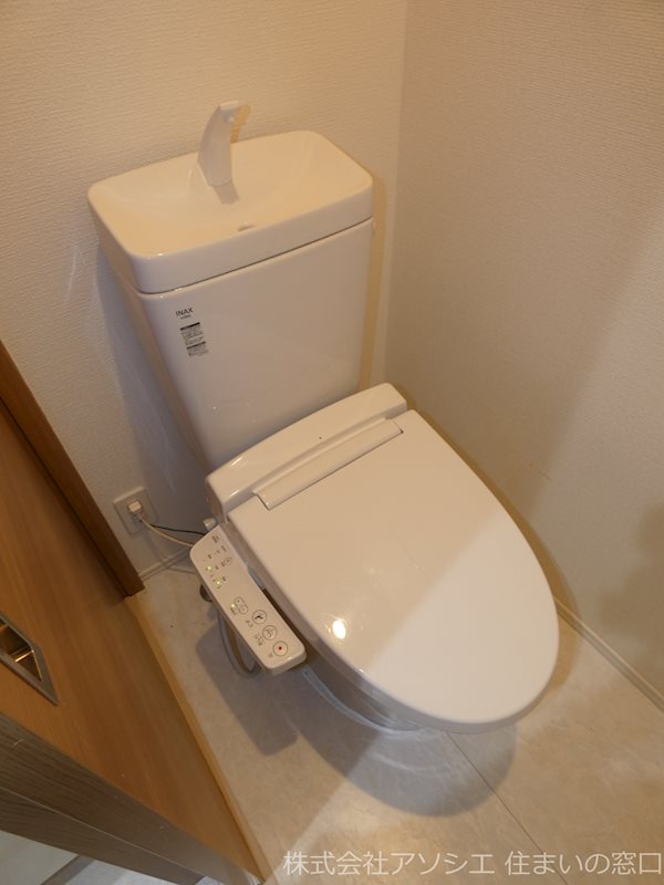トイレ　ウォシュレット便座