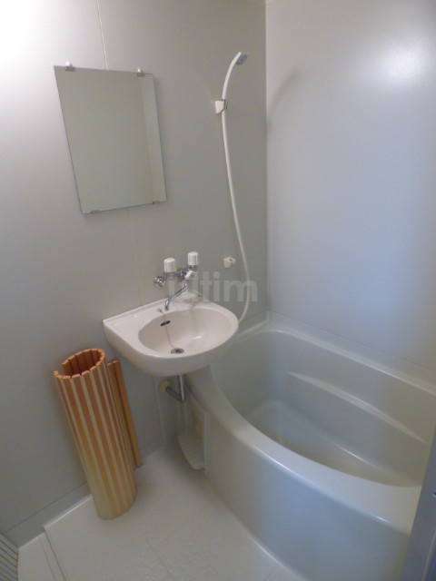 バス・シャワールーム　別の部屋の写真