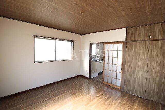 居室・リビング　同物件別部屋です。