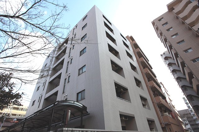 建物外観　しっかりとした構造の建物です
