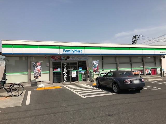 コンビニ　ファミリーマート岡山国府市場店（コンビニ）まで440m