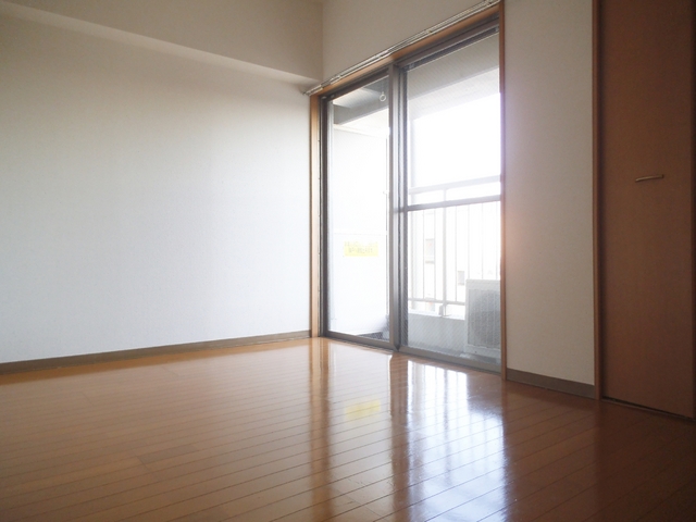 居室・リビング　東向きのお部屋です♪