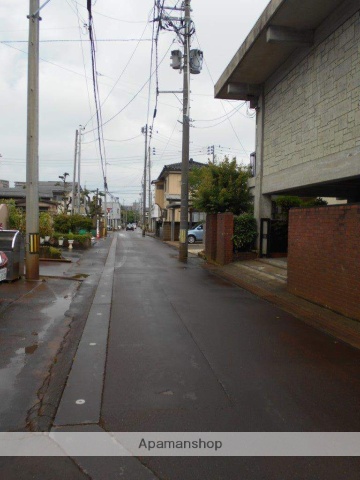 その他　前面道路（その他）まで0m