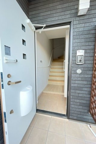 玄関　収納もある玄関です