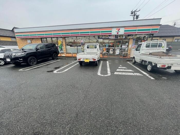 中学校　東部中学校（中学校）まで190m